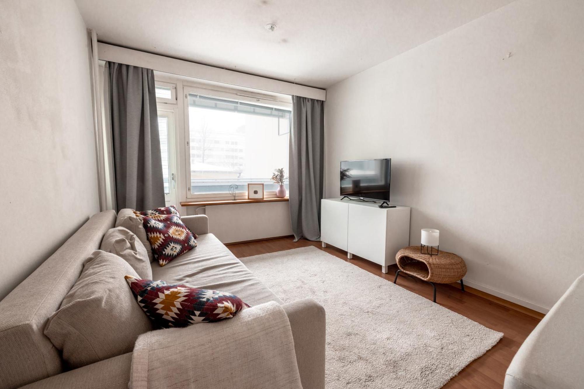 2ndhomes 1br With Balcony Next To Tram Lines In Kallio * Helsingfors